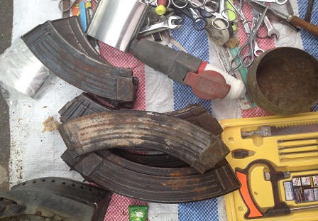 Phiên chợ đồ cổ độc đáo giữa lòng Thủ đô